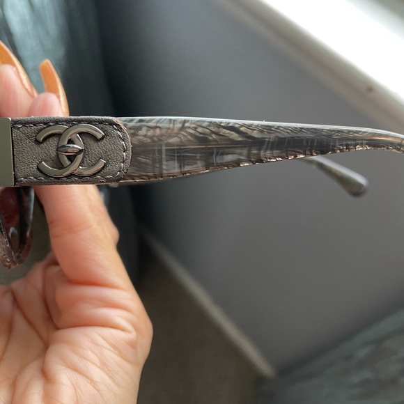 Gorgeous Authentic Chanel Sunnys! Good Cond - Picture 10 of 10